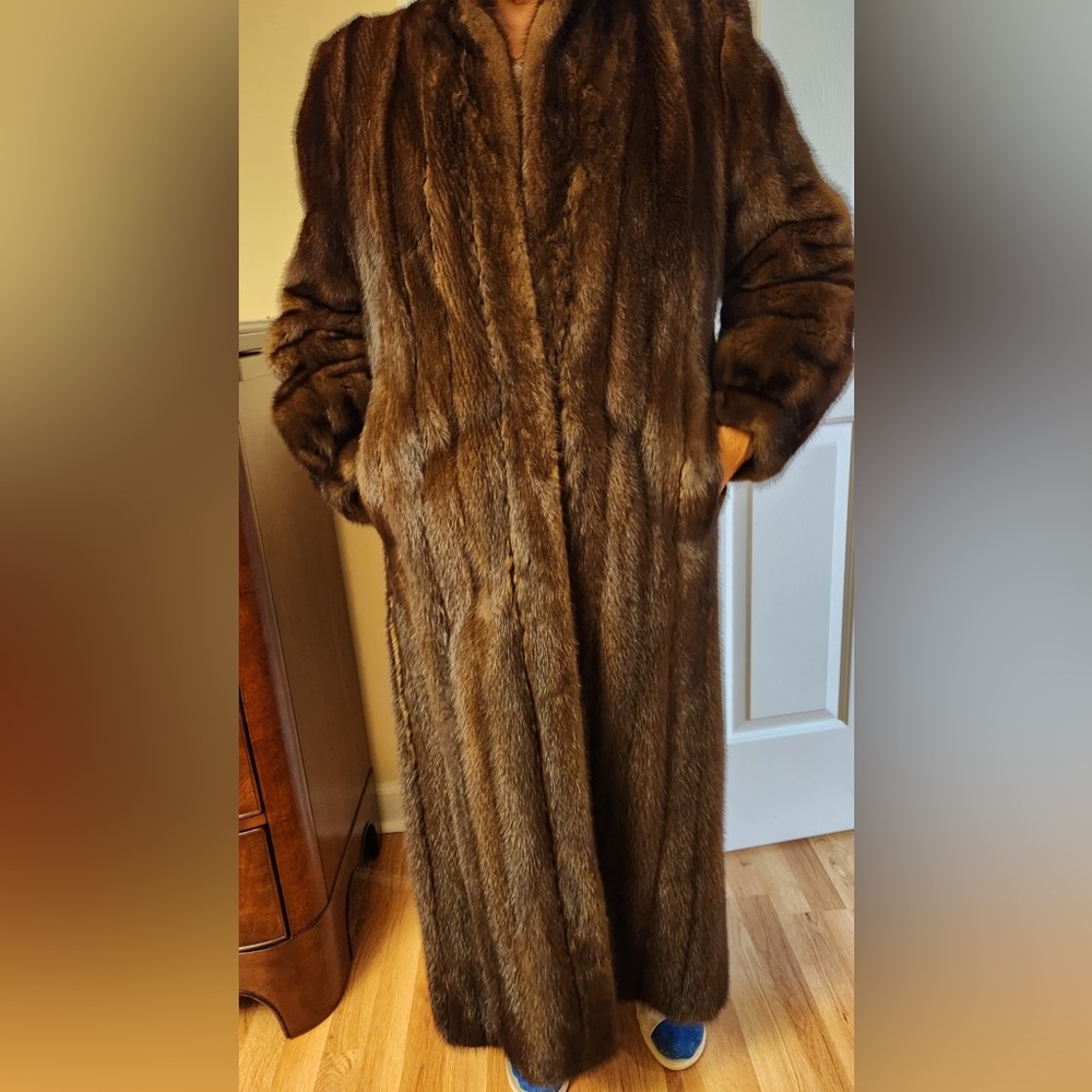 Elegant Mink Fur Coat